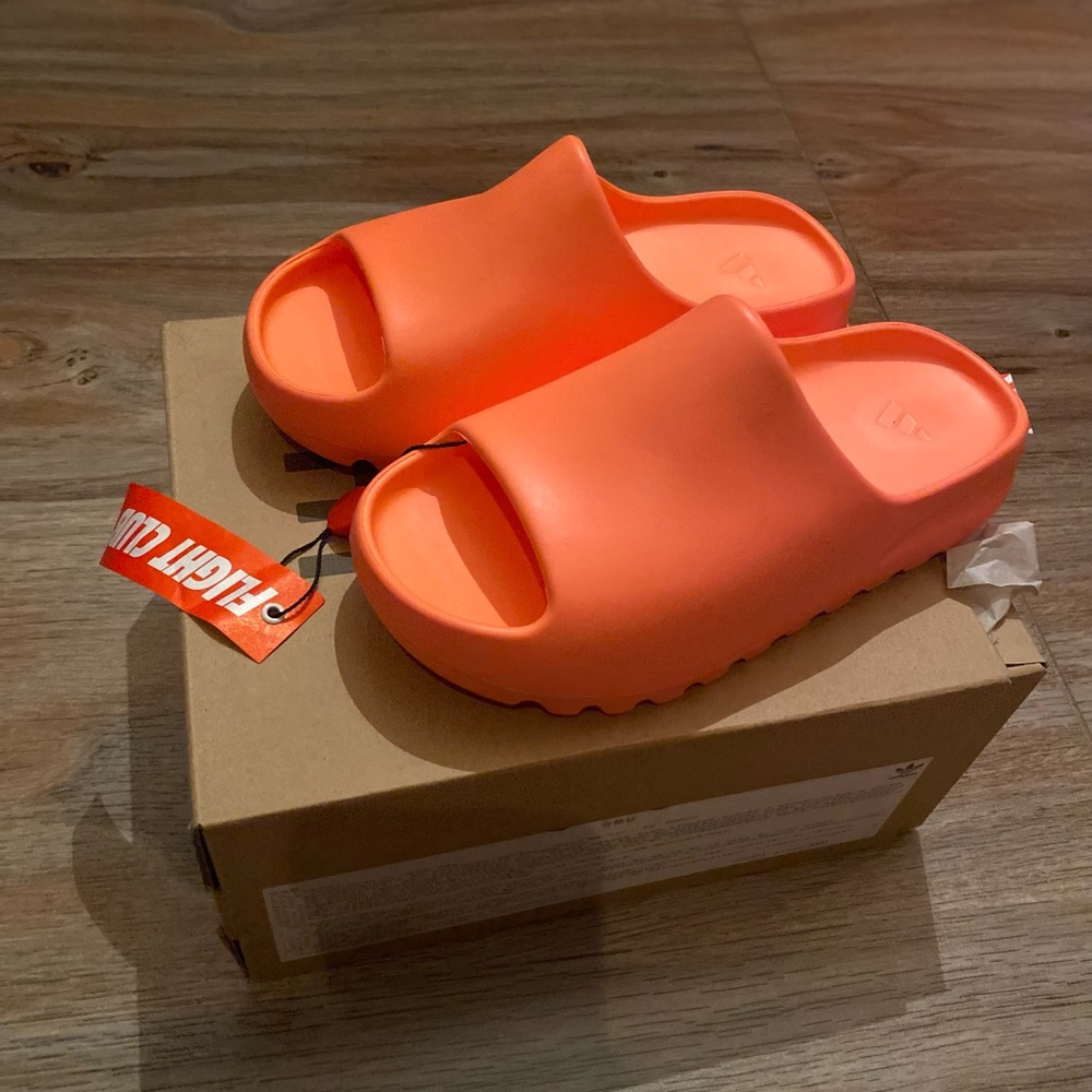Kids Yeezys slide